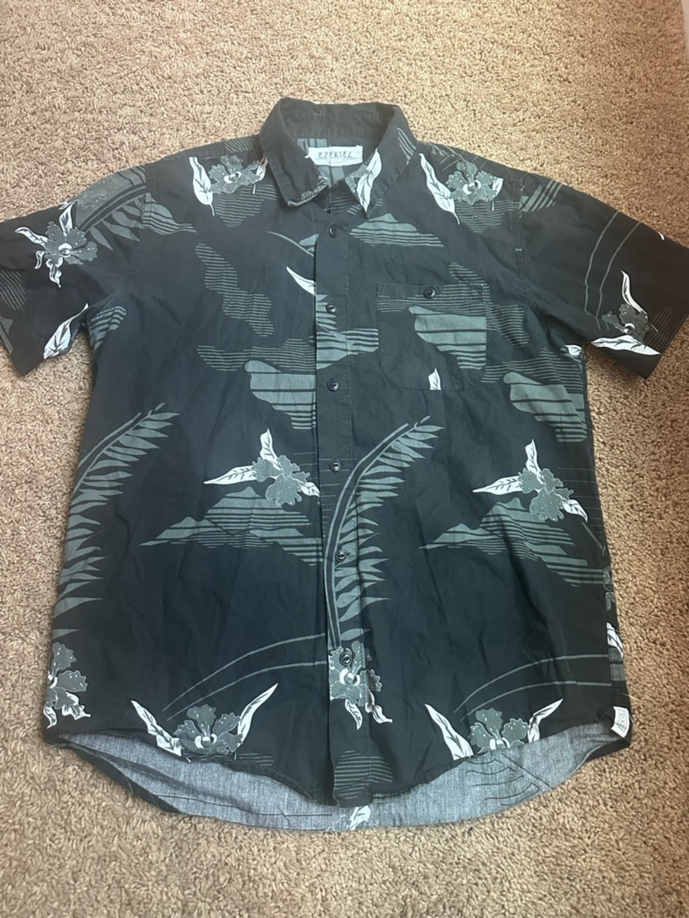 Ezekiel Black Short-Sleeve Button-Up Shirt with Gray Floral Print